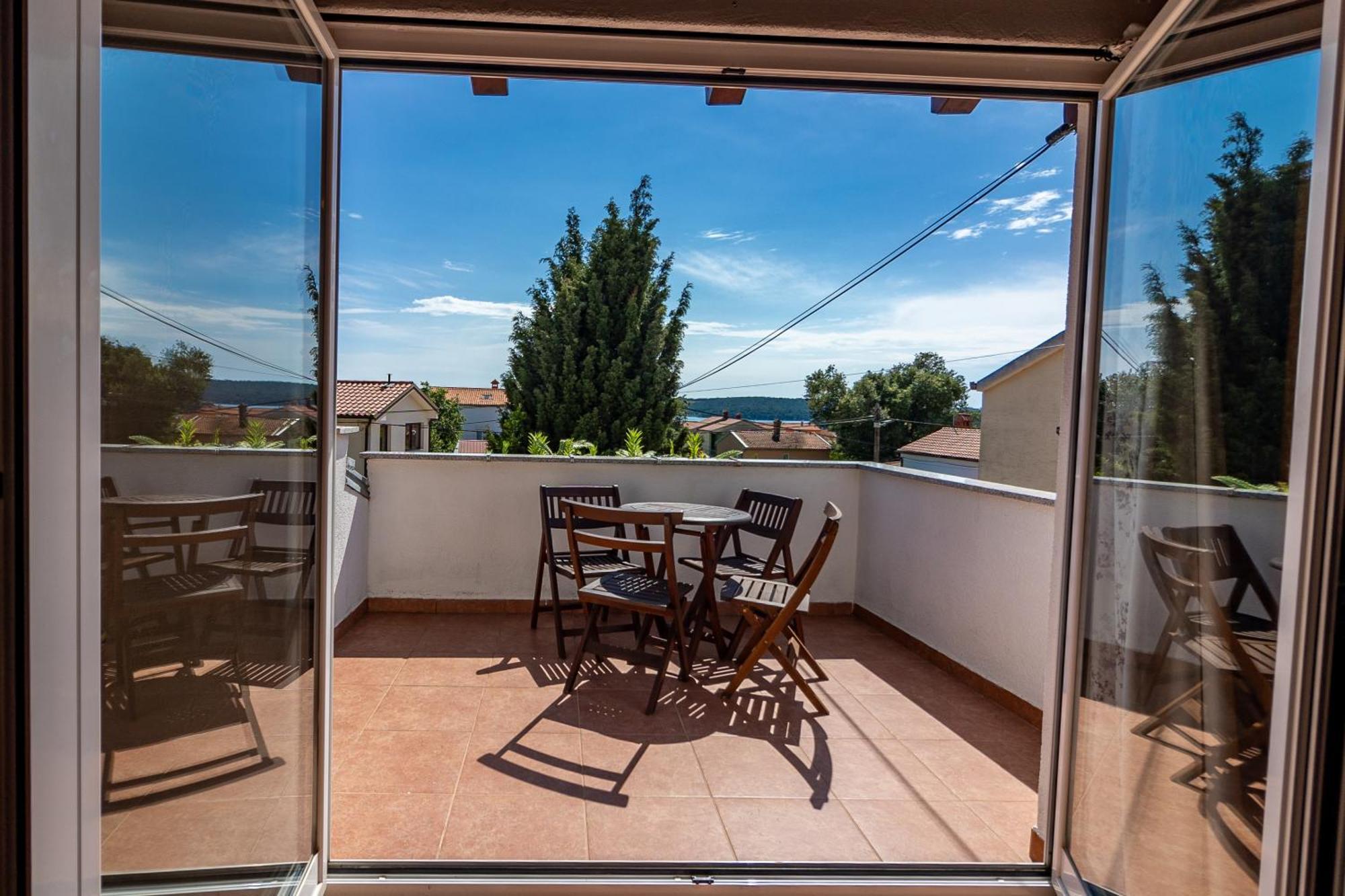 Regi Villa